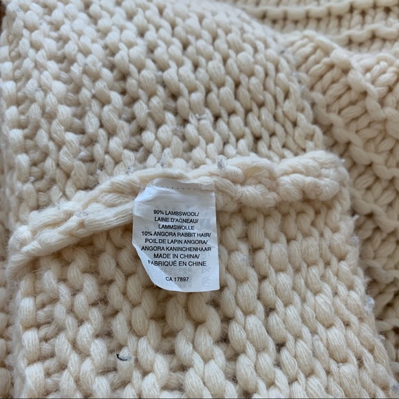 GAP Lambswool Chunky Knitted Sweater - Picture 4 of 8